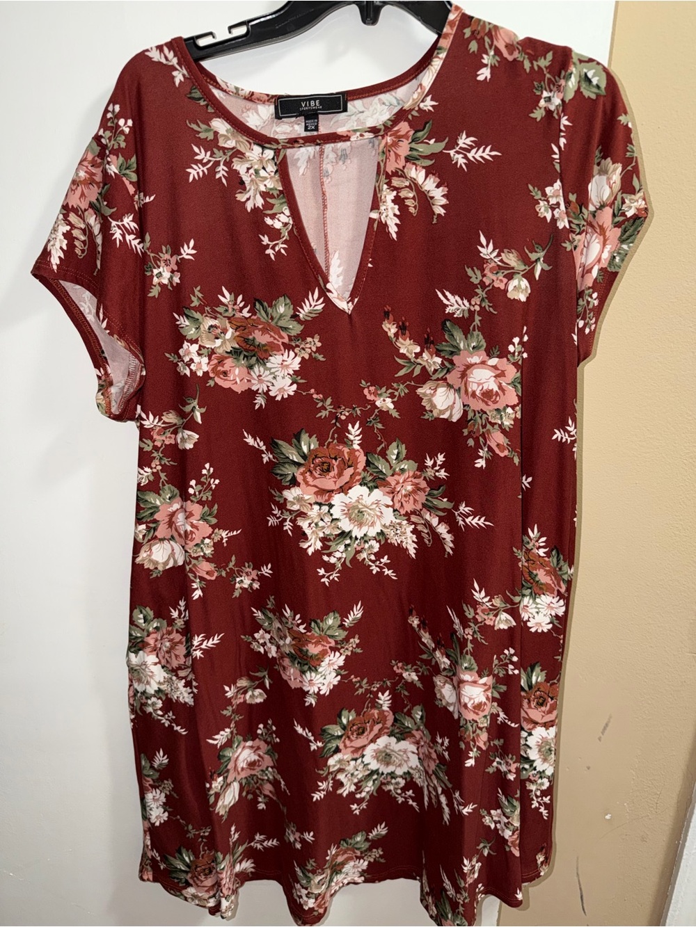 Vibe Floral Tunic Top in Burgundy and Rose